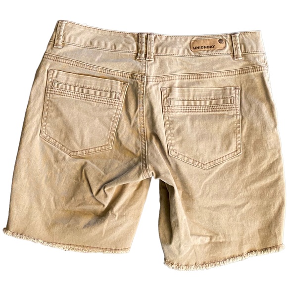 {Union Bay} Khaki mid rise shorts - Picture 6 of 6